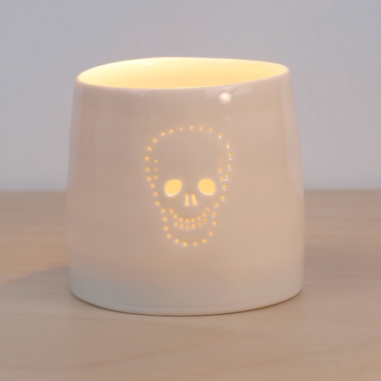 Skull mini porcelain tealight holder