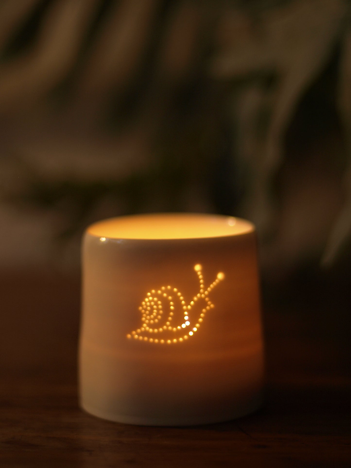 Snail mini porcelain tealight holder