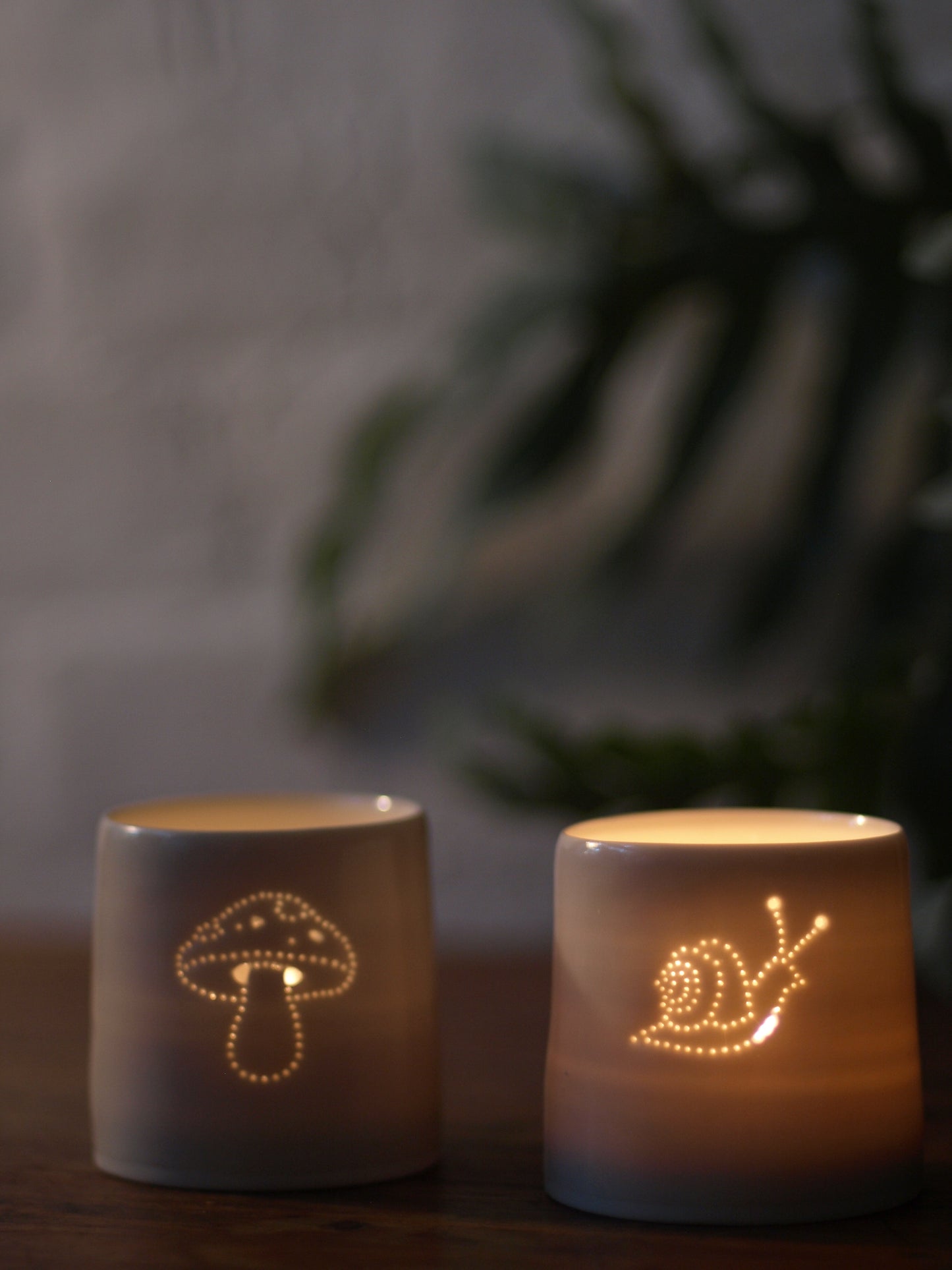 Snail mini porcelain tealight holder
