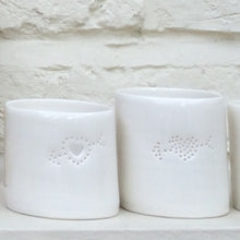 Load image into Gallery viewer, Arrow heart mini porcelain tealight holder

