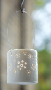 Daisy field hanging mini porcelain tealight holder