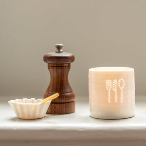 Foodie gift, this ceramic tealight holder has a fork, knife and spoon. Restaurant table decoration. Foodie present.